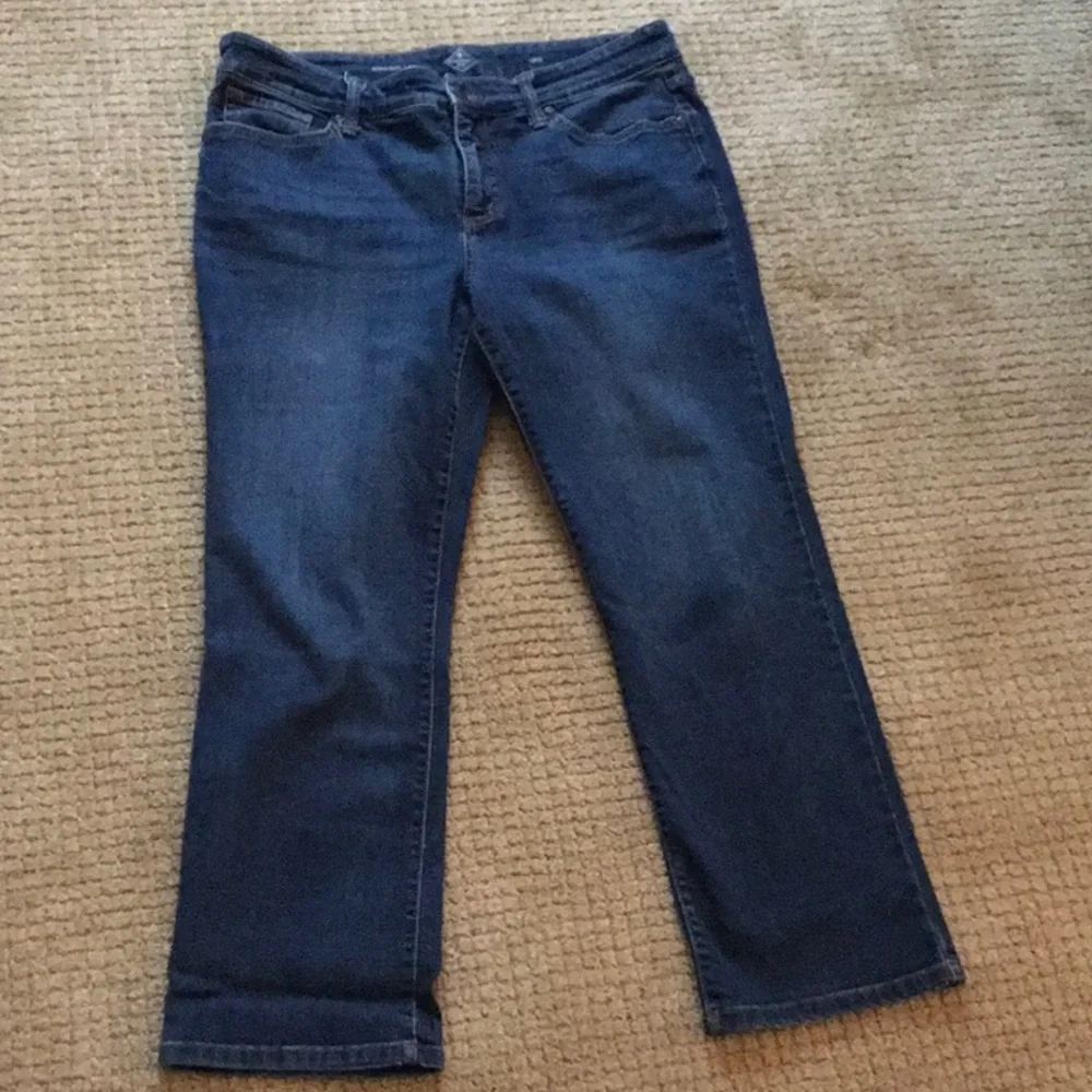 Jeans - Picture 1 of 3